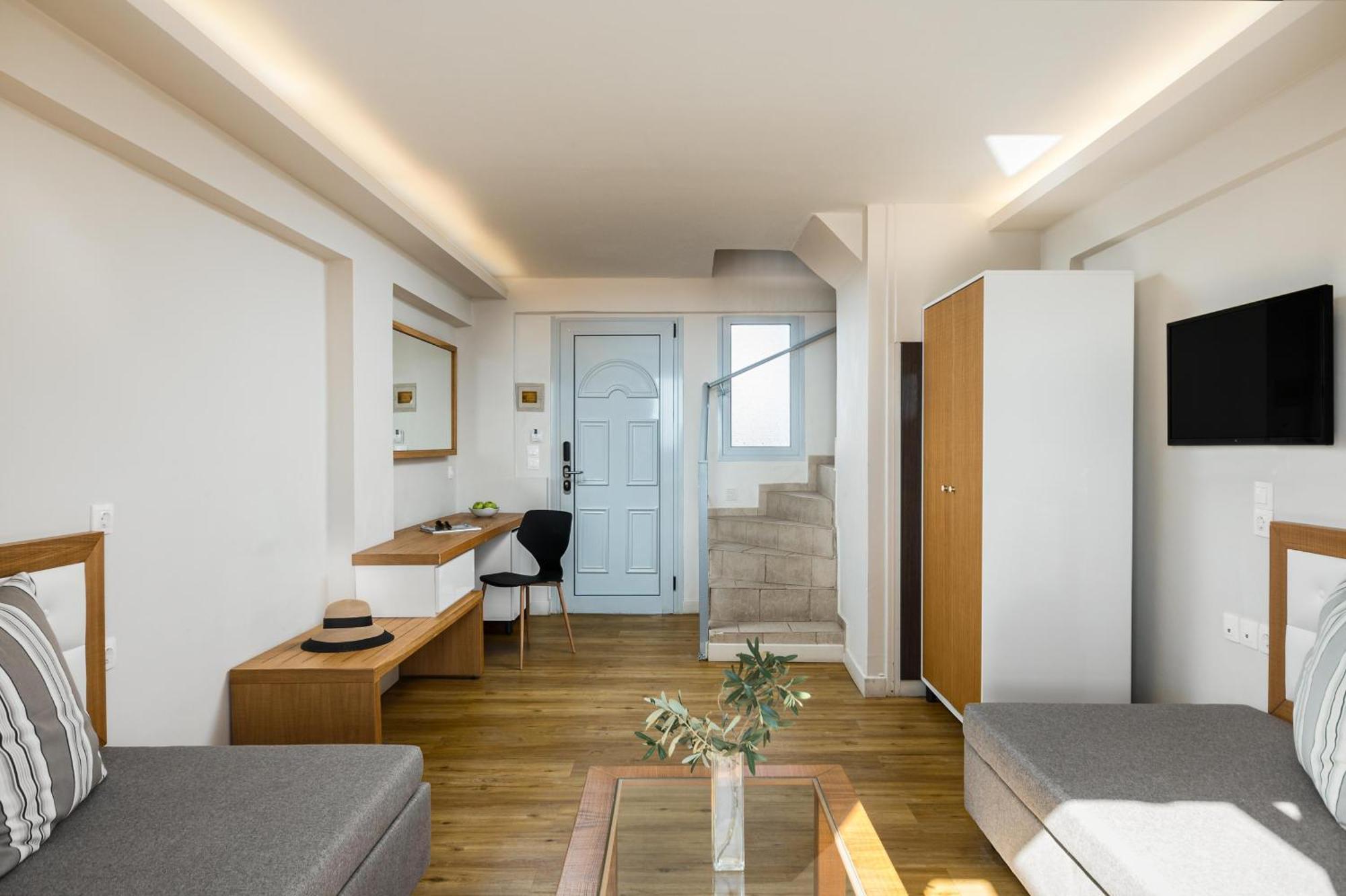 Hotel Akron Seascape 4*